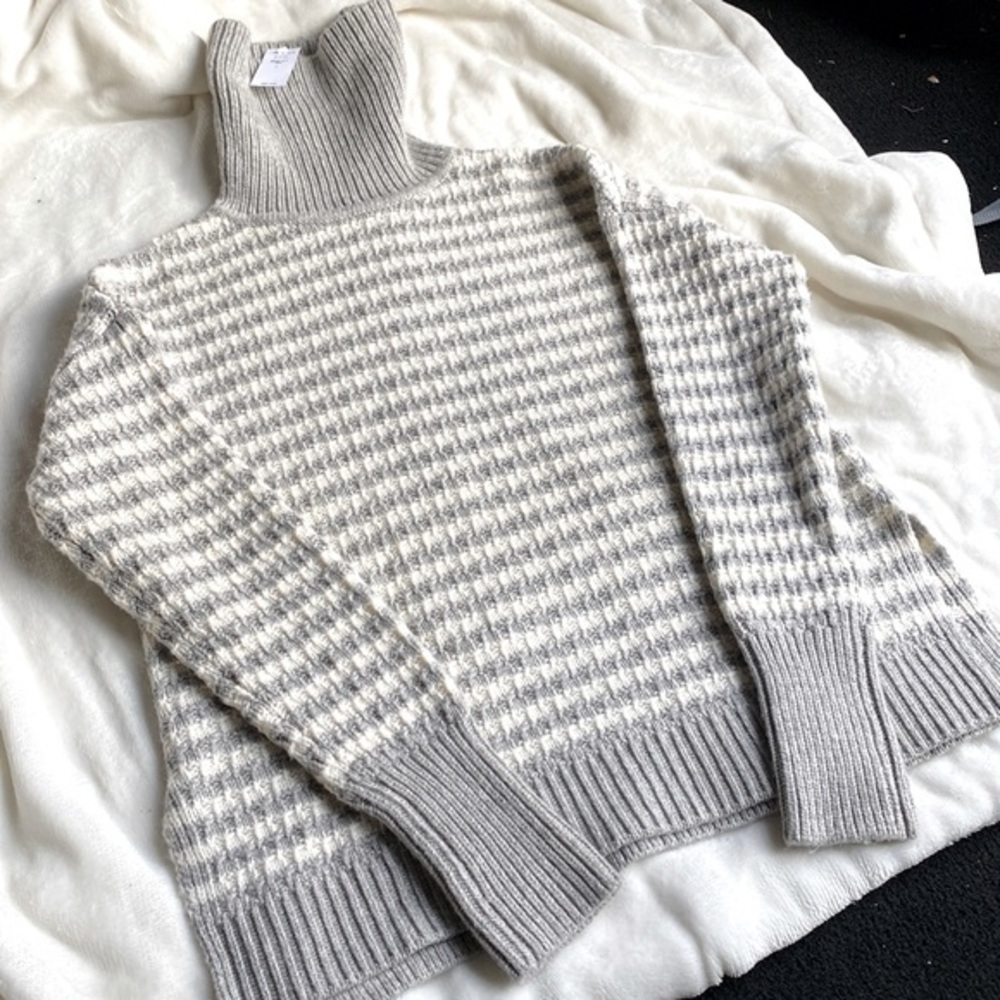 New with tag Small Gap Sweater